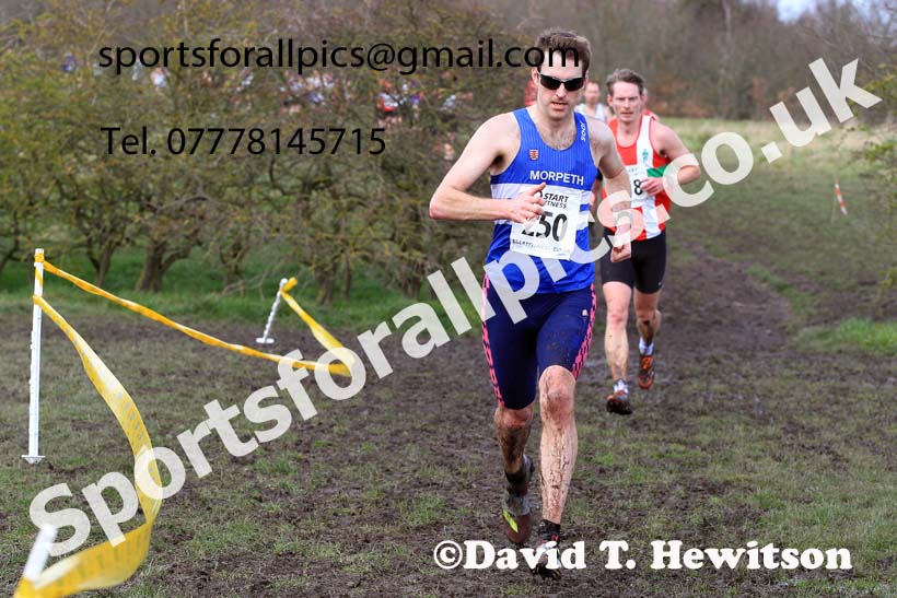 Men 35 to 60 in the 2023 BMAF Cross Country Champs., Wallsend. Photo: David T. Hewitson/Sports for All Pics